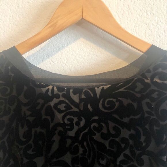 Language black velvet top S - Picture 5 of 8